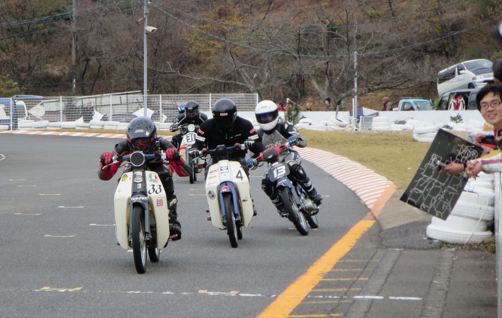 誰でも勝つチャンスがある 名物 ミニバイクレース 参加者募集