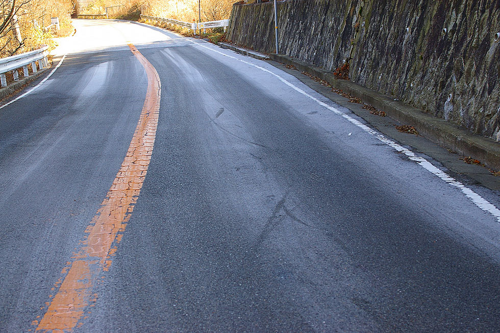 冬ツーリング】バイクにとって危険な路面凍結を回避せよ！ | Bike Life ...