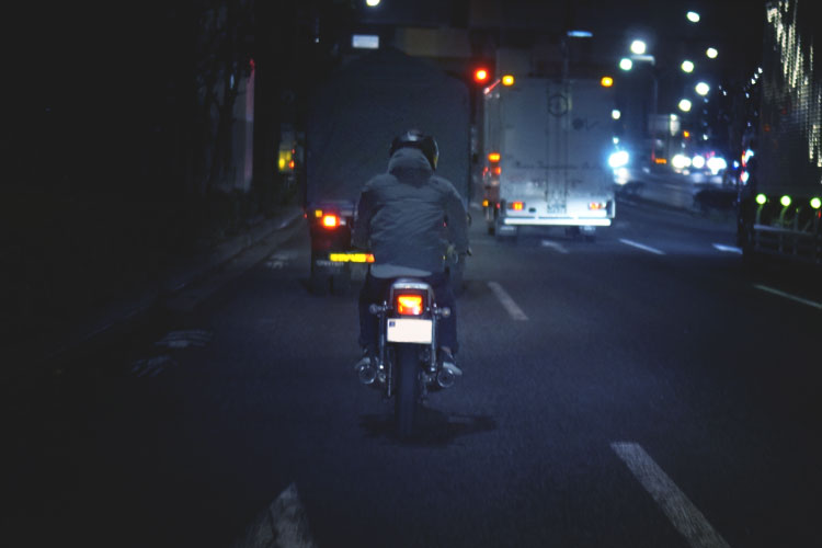 千葉で工場夜景に浸ろう 週末の夜に全開で遊ぶ都内近郊夜ツーリングvol 3 Bike Life Lab バイク王