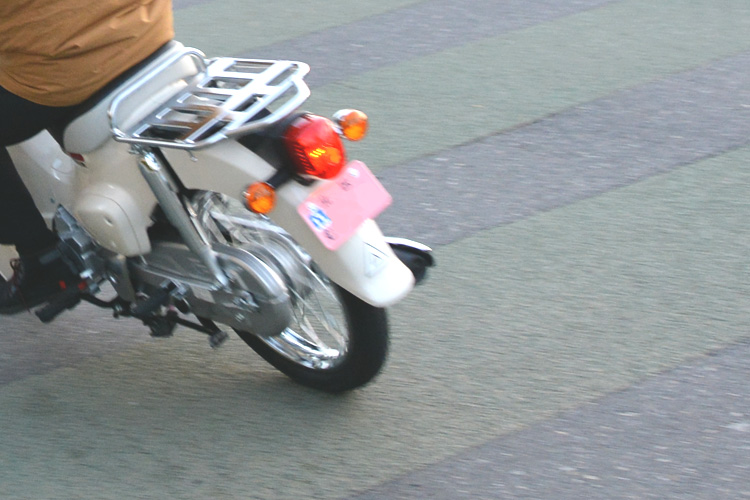 実は市役所に行くだけで登録できる50cc 125ccのナンバー Bike Life Lab バイク王