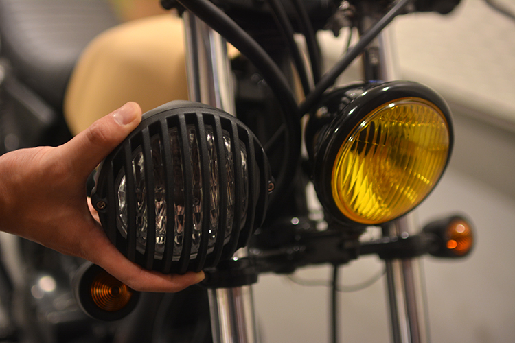 ヘッドライト交換はバイクの雰囲気をガッツリ変えるカスタム Bike Life Lab バイク王