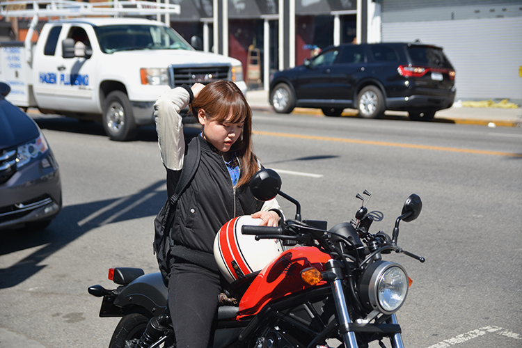 バイク女子はメイク 髪型どうしてる 乗るときのファッション こだわりのポイントを聞いてみた Bike Life Lab バイク王