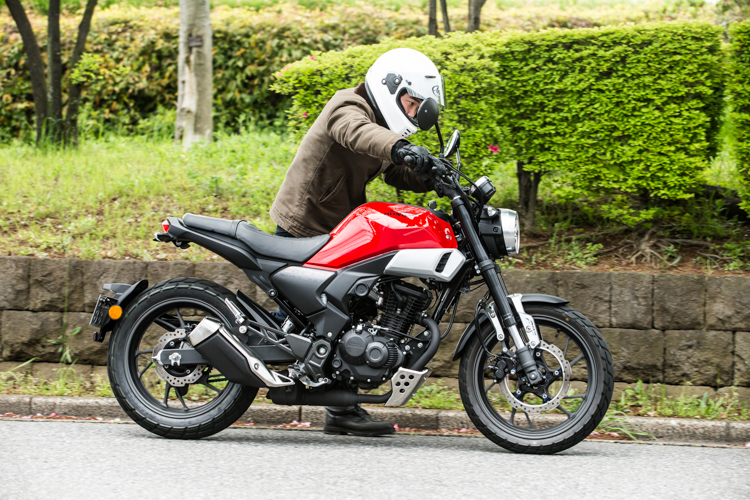 バイクのエンジンがかからない 時の最終手段 押しがけのやり方 Bike Life Lab バイク王