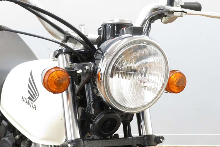 Honda エイプ50はマニュアル操作が楽しめるミニネイキッド Bike Life Lab バイク王