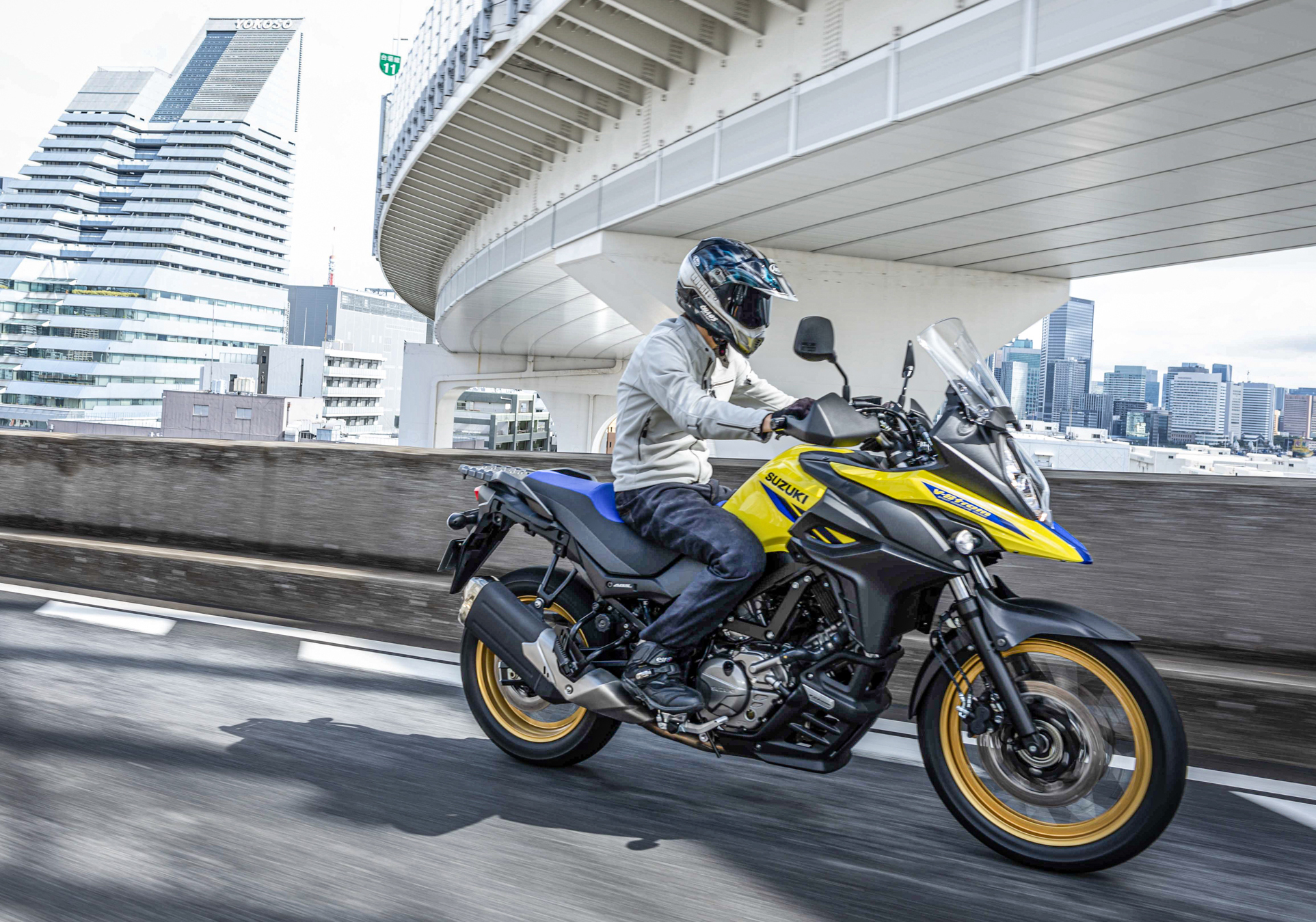 オフロードは走らない！”冒険”しないライダー向けアドベンチャーバイク