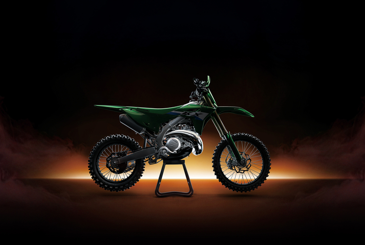 カワサキから新型「KX327X」登場 ― 新世代の2ストローク・クロス