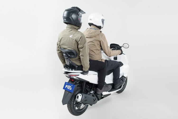 TANAX】ソロ・タンデムでも対応可能なPCX・レブル用の可変バックレスト
