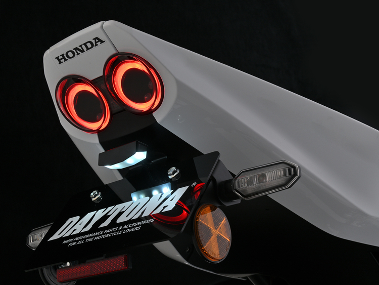 DAYTONA】LEDフェンダーレスキット（ナンバー取付ステー） CB400SF E