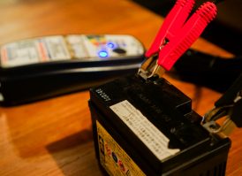 バイクのバッテリーの充電方法は？充電器の使い方や注意点を解説！