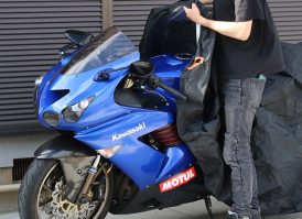 濡れたままカバーはNG？ バイクを傷めない梅雨のバイク保管法！