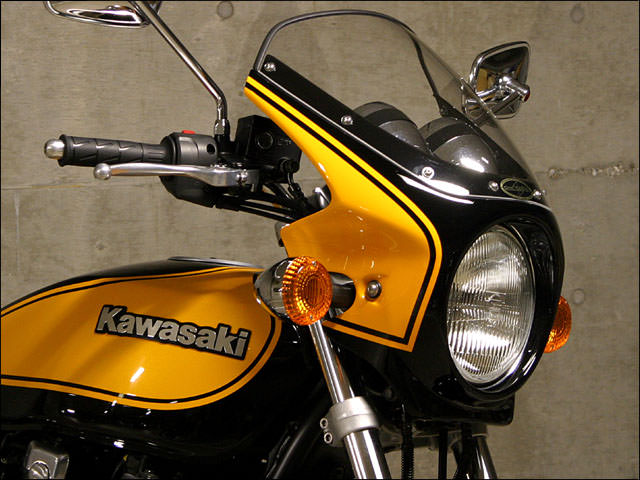 国産豊富な ゼファー750・RS（ZEPHYR）90〜06年 ロードコメット スモークスクリーン メタリックスパークブラック単色（660） 通常スクリーン  CHIC DESIGN（シックデザイン） バイク用品・パーツのゼロカスタ