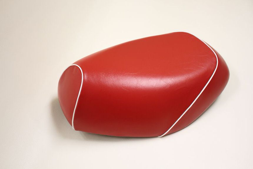 張替タイプ 国産シートカバー 赤/白パイピング GRONDEMENT（グロンドマン） アドレスV125S（ADDRESS）CF4MA