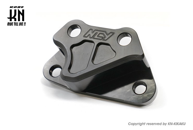 NCY フロントブレーキ キャリパーサポート（ブレンボ4POTキャリパー用/267mmディスク用） KN企画 NMAX125/155（V1/V2）