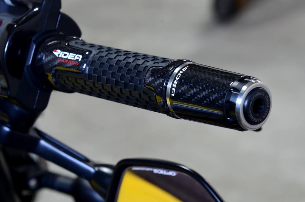 ハンドルバーエンド ロングタイプ カーボン ハンドル内径13.5-15.5mm RIDEA（リデア）