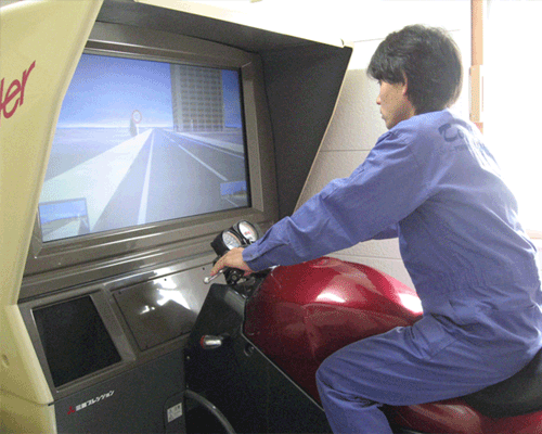 二輪シミュレーター